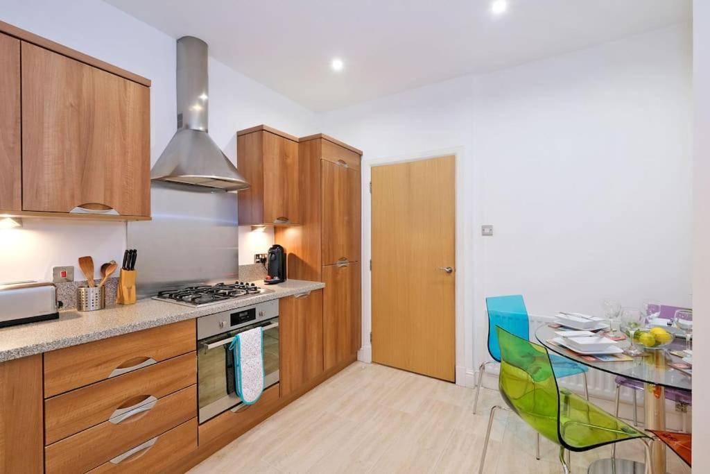 Modern & Spacious Apartment In City Centre Αμπερντήν Εξωτερικό φωτογραφία