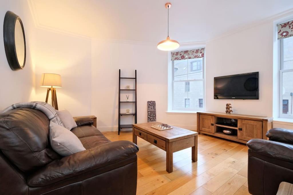 Modern & Spacious Apartment In City Centre Αμπερντήν Εξωτερικό φωτογραφία