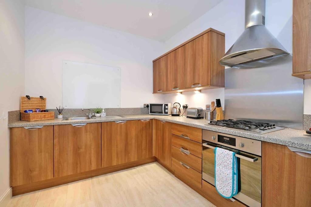 Modern & Spacious Apartment In City Centre Αμπερντήν Εξωτερικό φωτογραφία